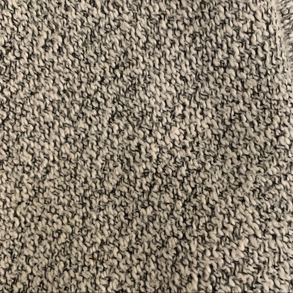 Community Ionic Cape - Picture 6 of 7